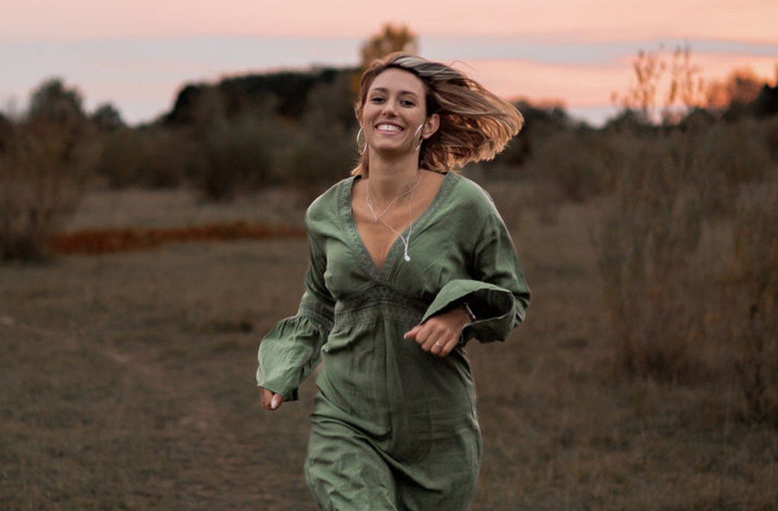 Aline Olejnik im Freien